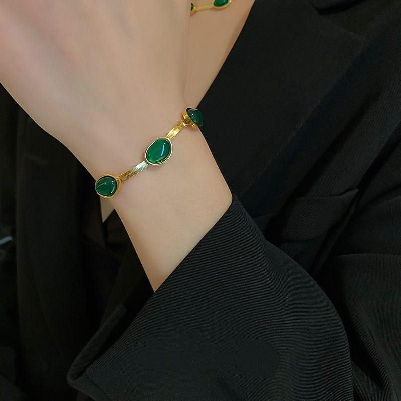 TrendyFrik™ Oval Green Crystal Pendant Necklace Set With Bracelet
