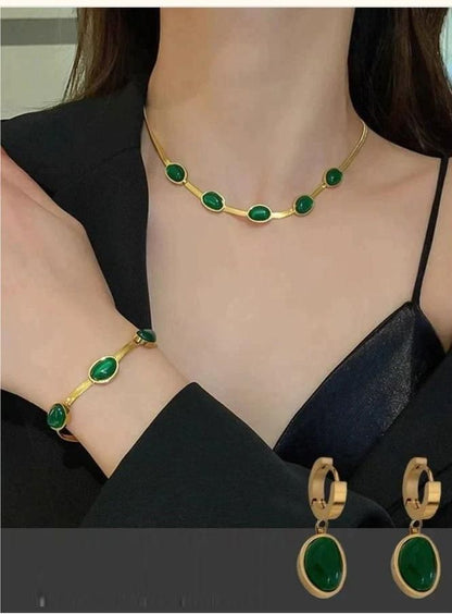 TrendyFrik™ Oval Green Crystal Pendant Necklace Set With Bracelet